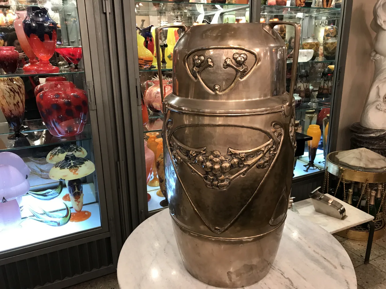 portumbrelli antico con decorazione floreale ed elegante