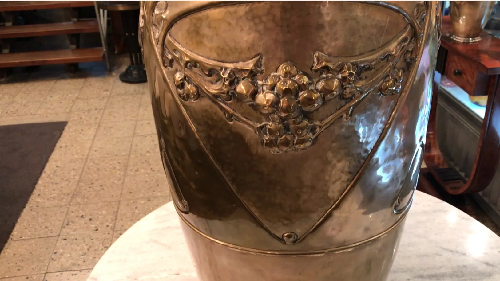 paragüero antiguo de diseño brillante y decorativo kayser