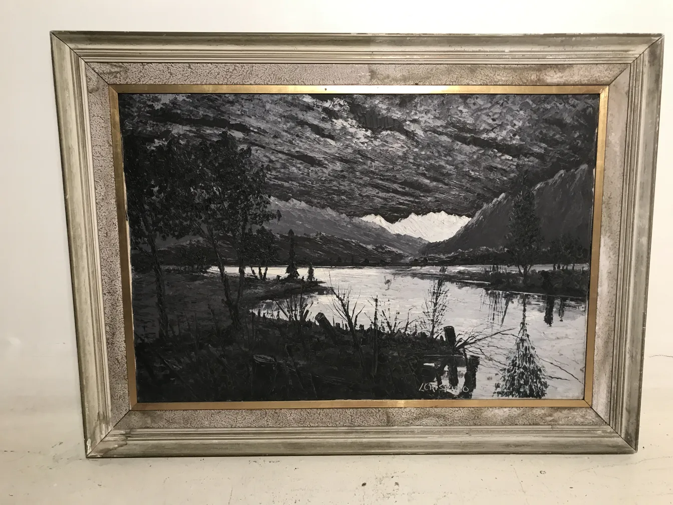 Dipinto antico di paesaggio in toni scuri con alberi e acqua.