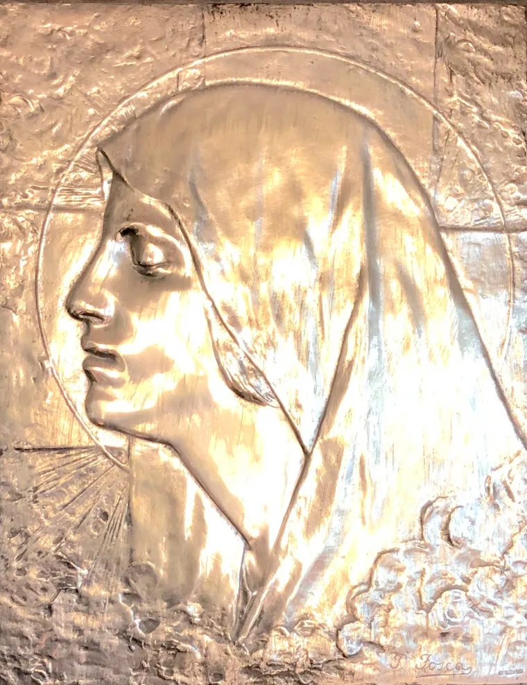 Placa de pared antigua con imagen religiosa sagrada