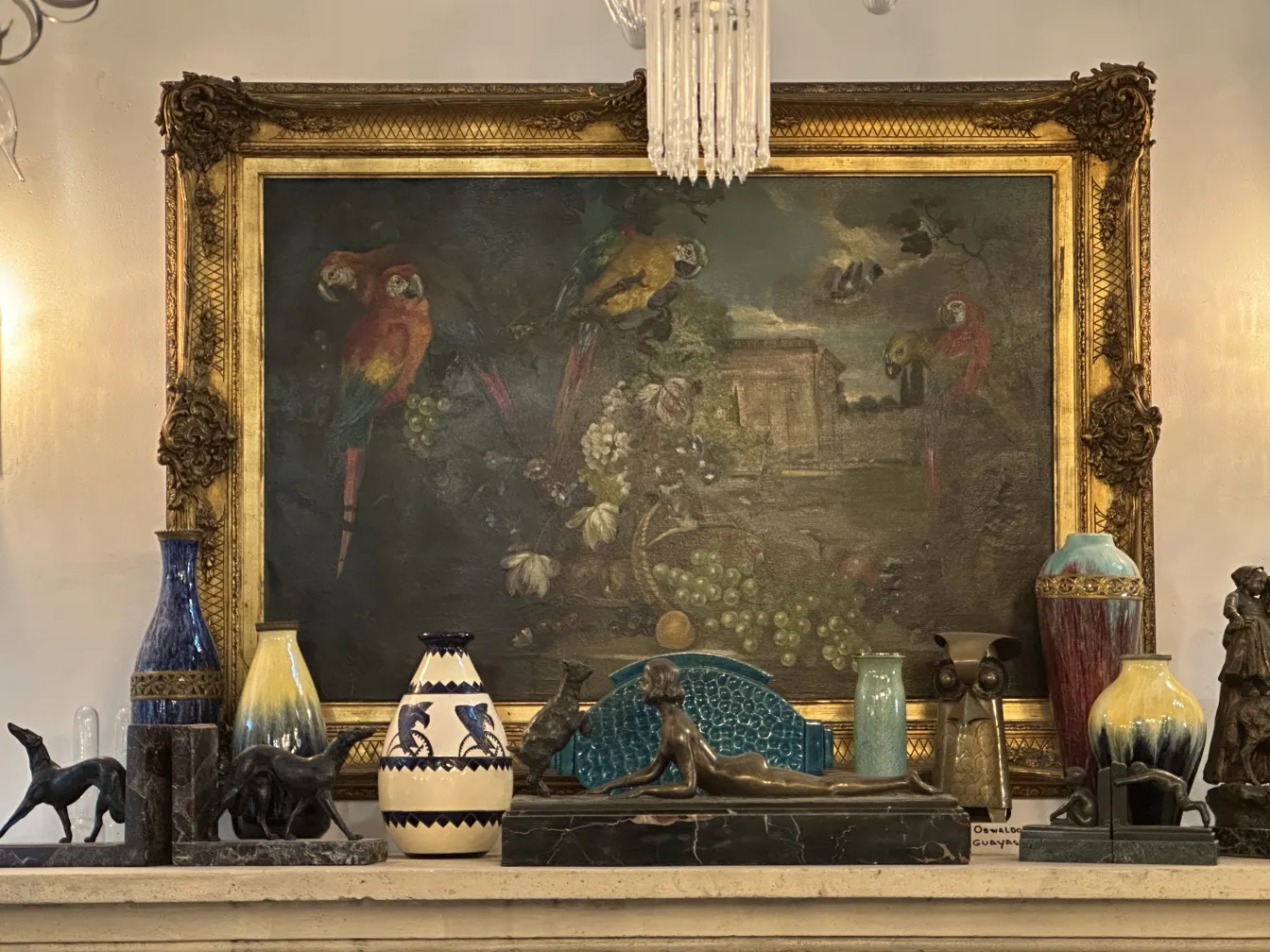 古い絵画、鮮やかな色、オオハシと自然、金色のフレーム