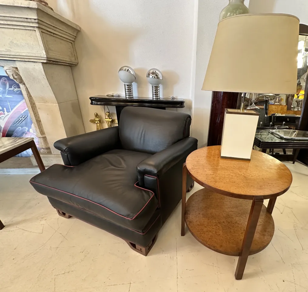 Vue de 2 lampes de table antiques dans un environnement cosy