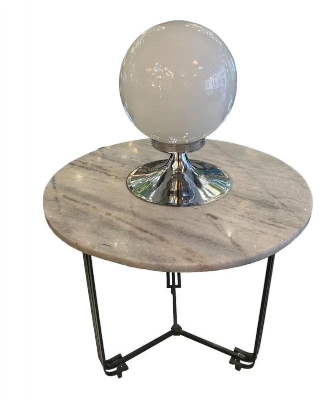 2 antique table lamps with soft light and spherical shape