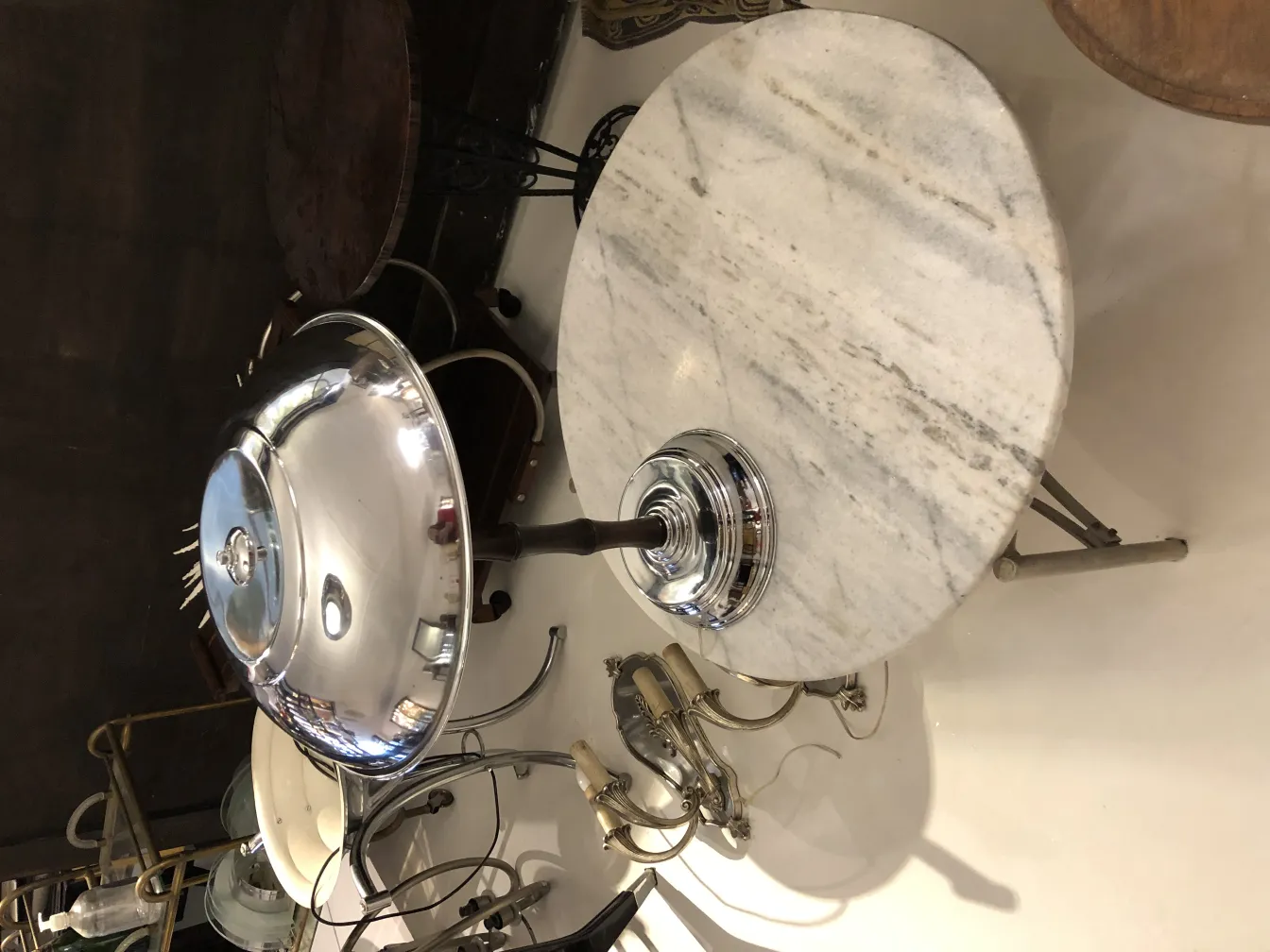 Set di due lampade da tavolo antiche con dettagli cromati