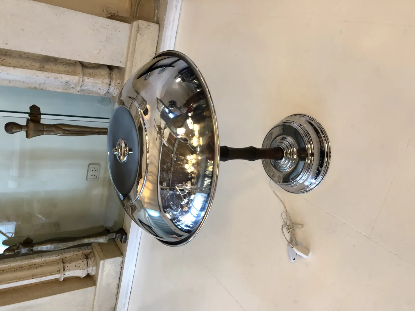 deux lampes de table anciennes avec finition brillante