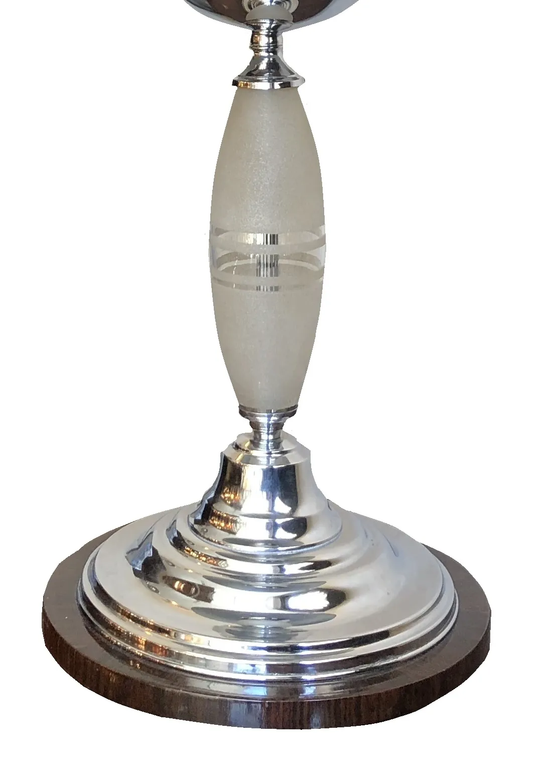 2 старинные настольные лампы с полированными отделками и тонкими деталями