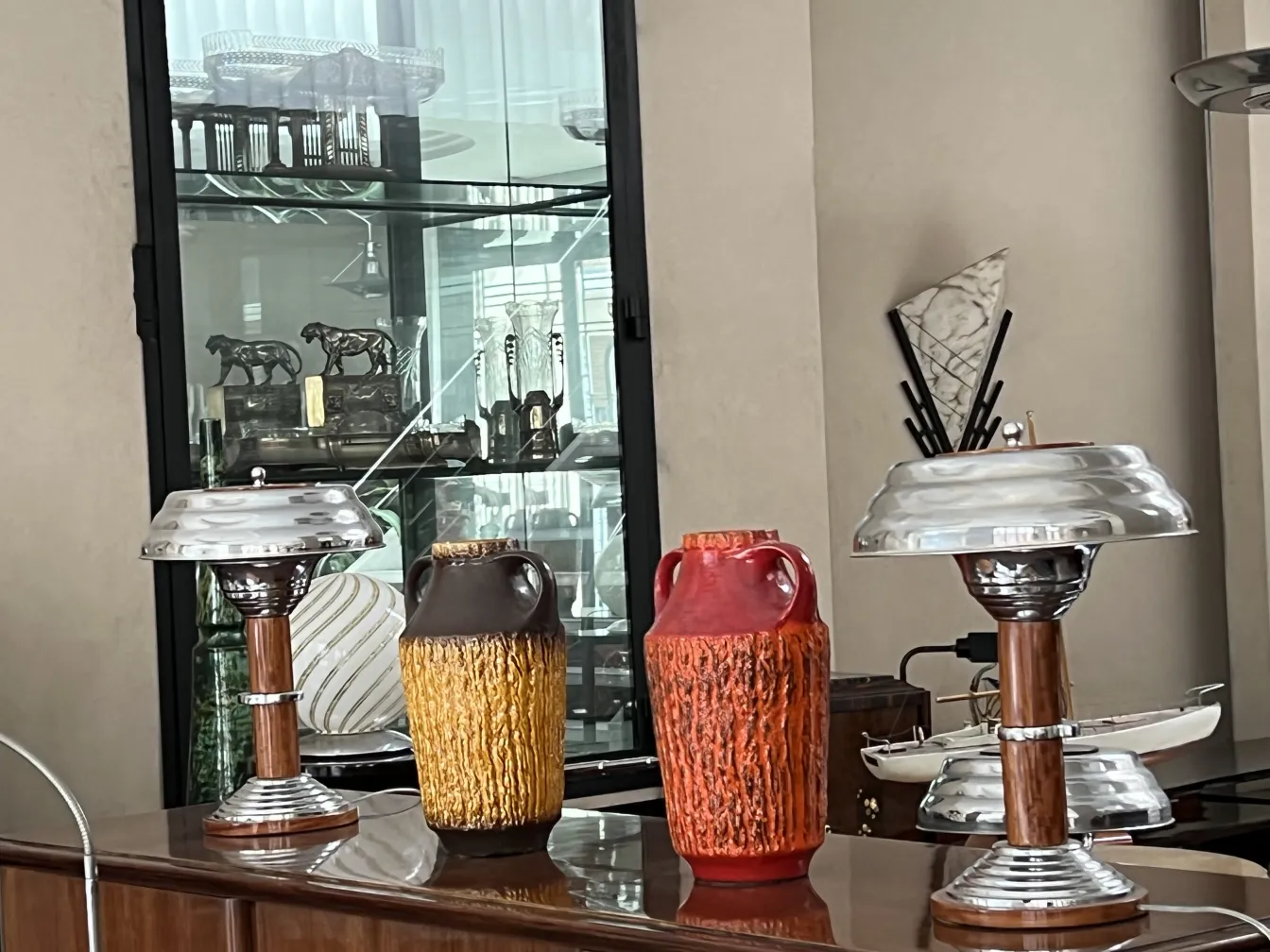 Set of 2 antique table lamps with unique details