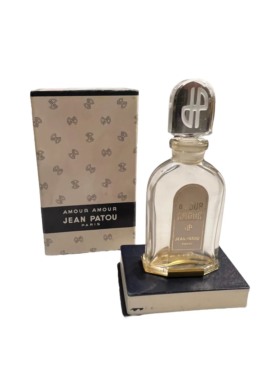 flacon de parfum ancien de Jean Patou avec boîte