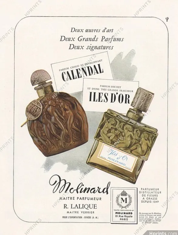 Frasco de perfume antigo com design em relevo, estilo clássico, cor marrom. Inclui rótulos de fragrâncias.