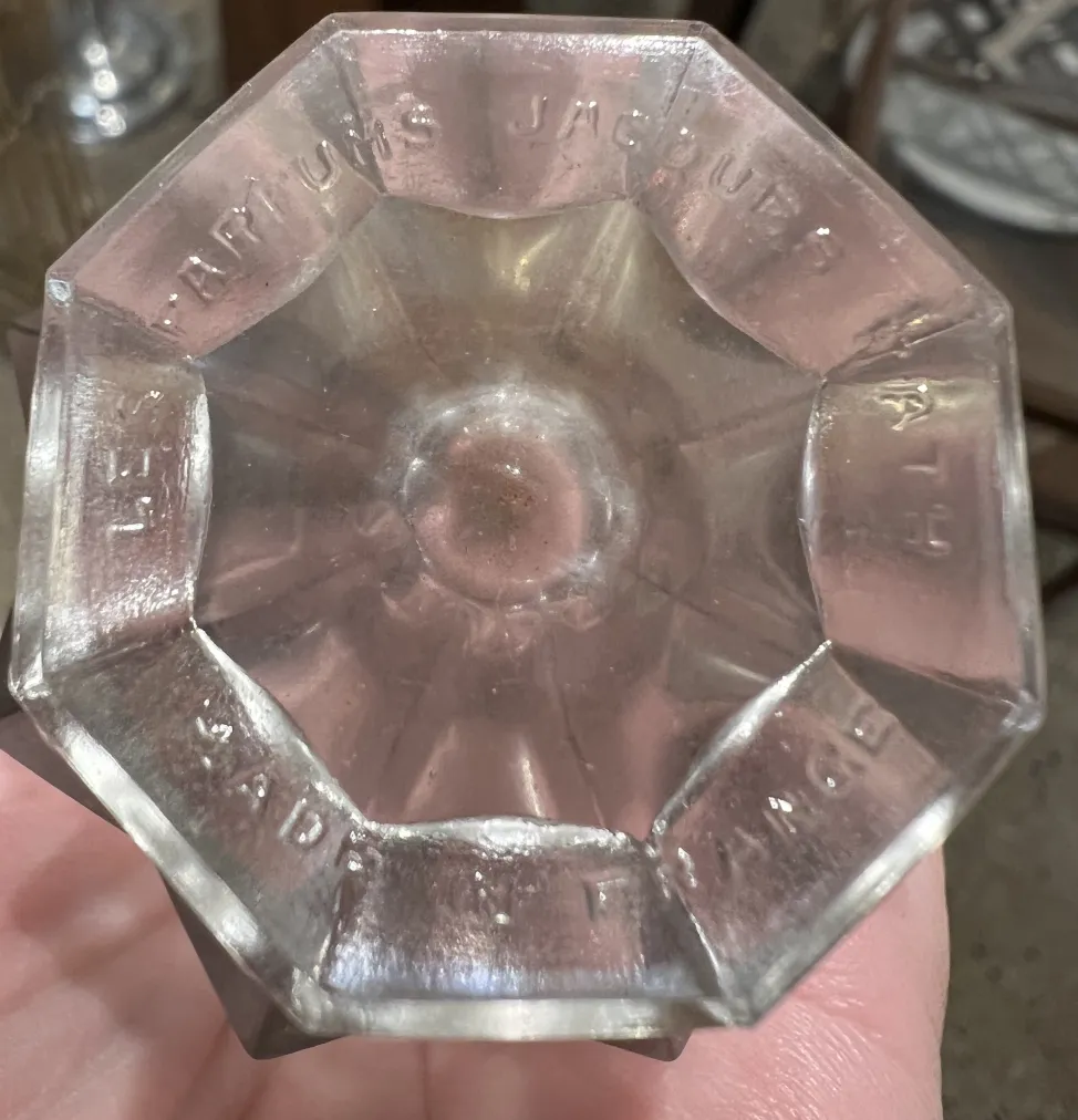 frasco de perfume antigo, base gravada, forma octogonal