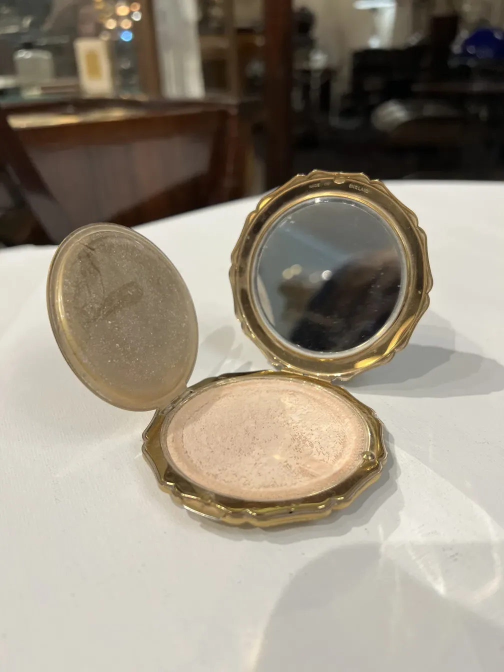 antique Stratton England compact with mirror and powder