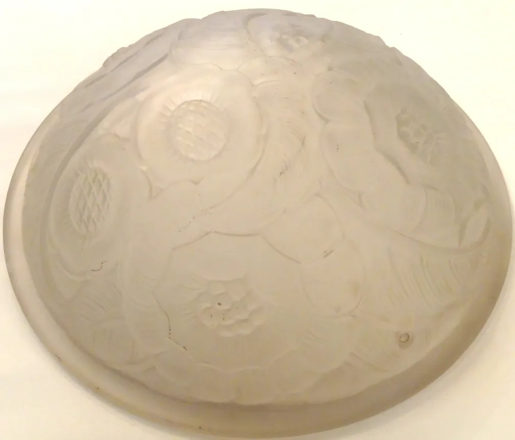 luz de teto antiquada com gravuras florais, estilo elegante