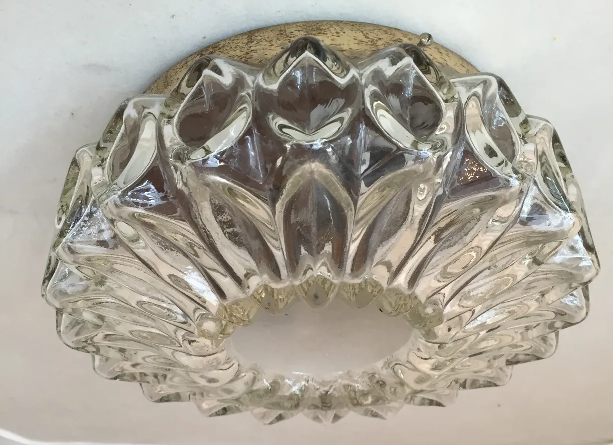 plafón antiguo en forma decorativa con diseño único