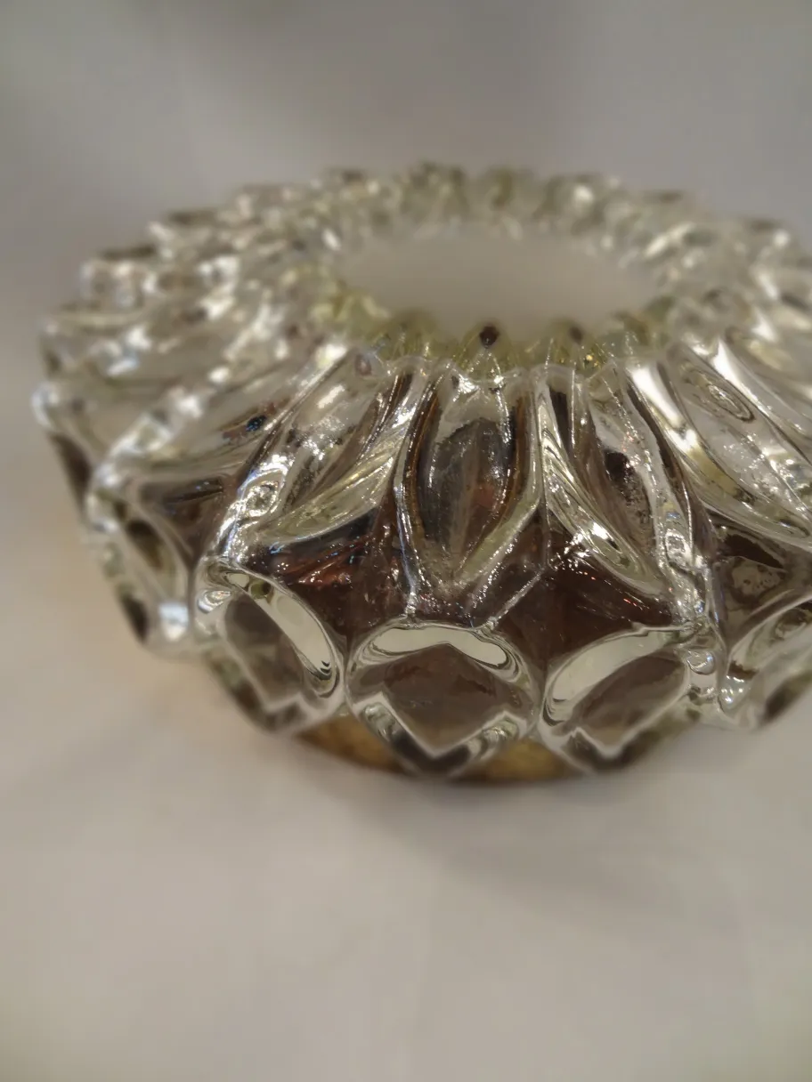 plafon antiguo decorativo con textura de cristal claro