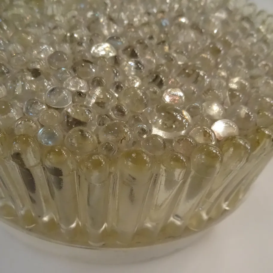 plafonnier ancien de forme ronde avec bulles décoratives