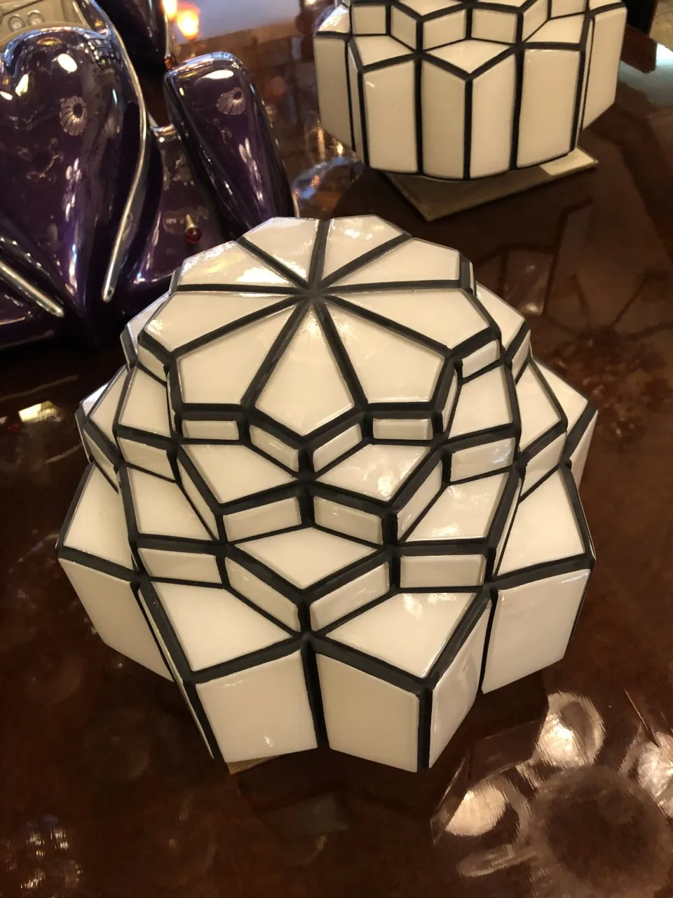 2 plafoniere antiche con vetro bianco e design moderno