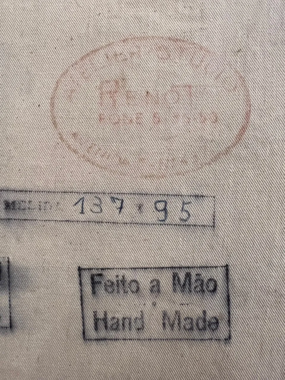 antiker Wandteppich mit einfarbigen Muster