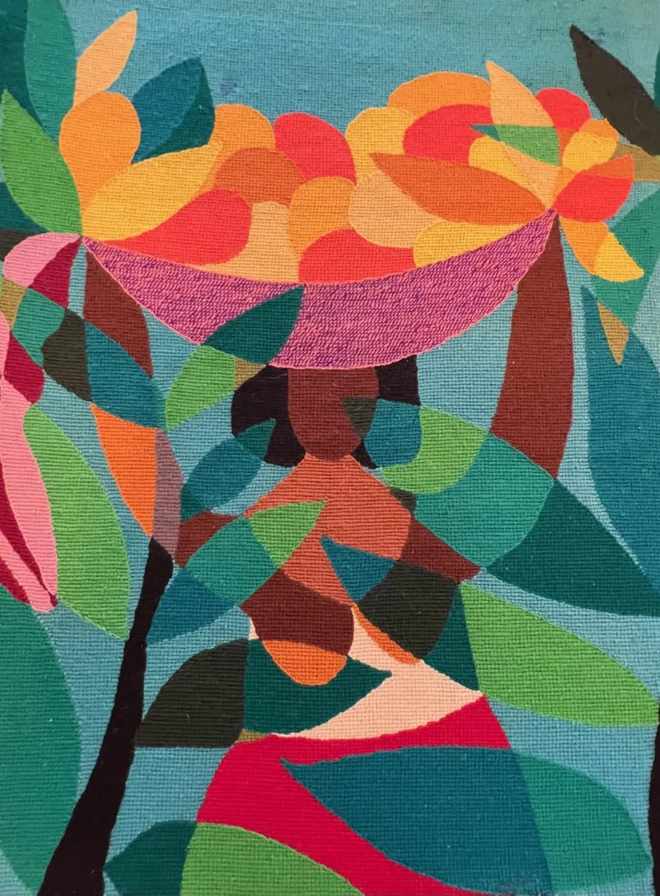 tapisserie ancienne avec un motif vibrant de fleurs et feuilles