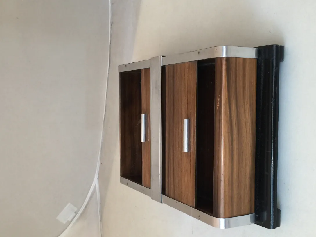 коробка старинная с двумя отделениями и серебряными ручками