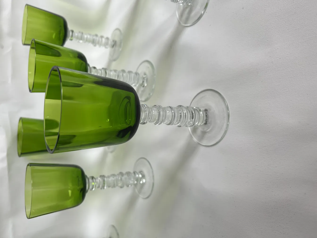 Conjunto de 12 copas querandi en tonos verdes, elegantes y antiguas.