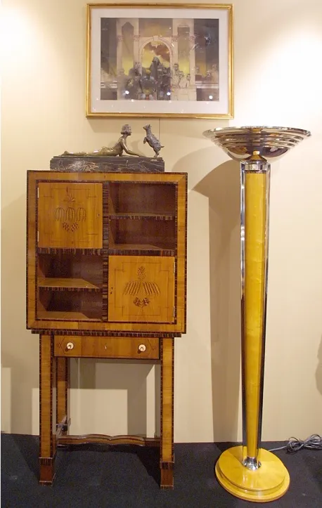 Mueble de habanos antiguo de Koloman Moser, con diseño estilizado y compartimentos.