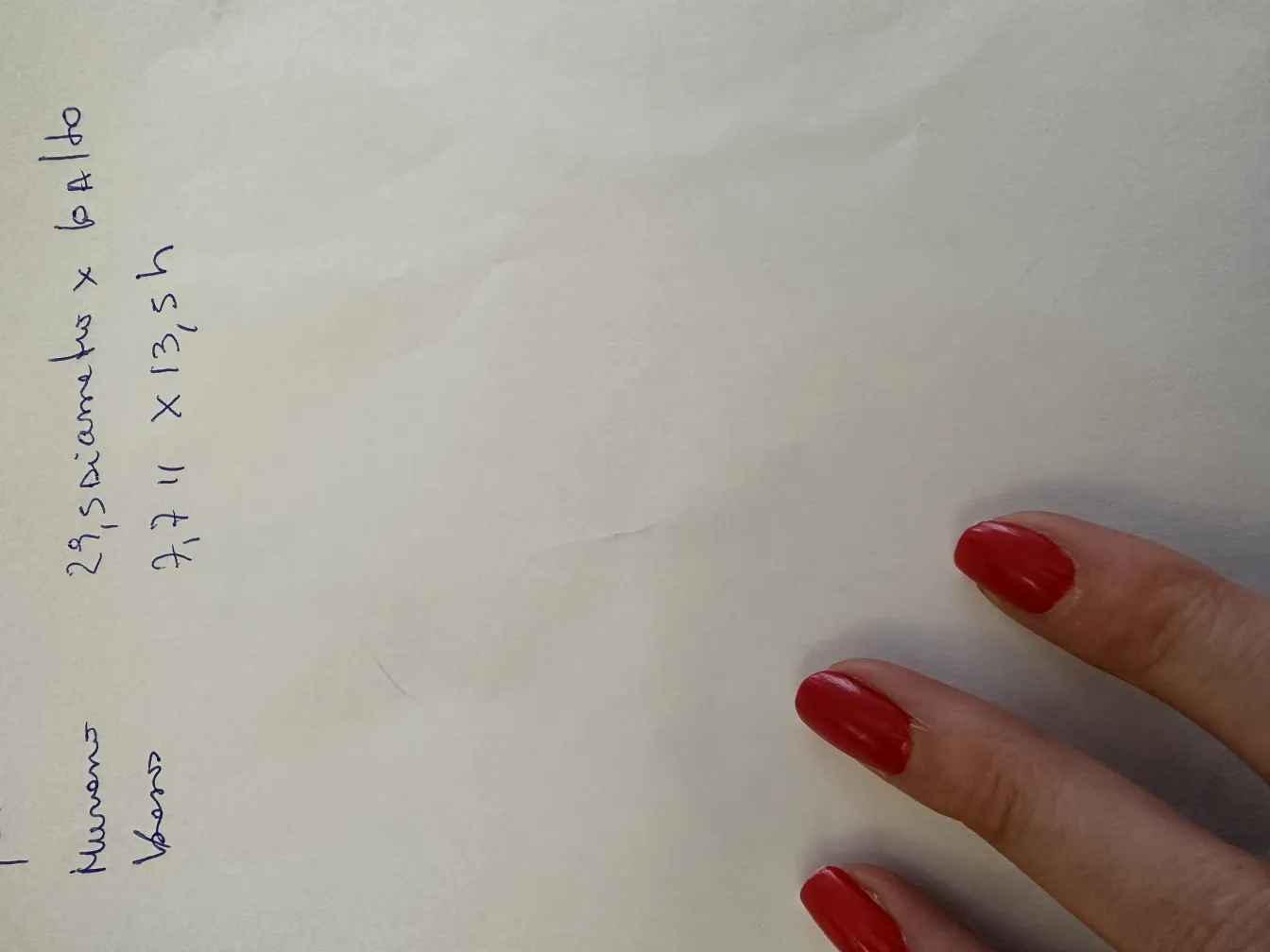 مجموعة من 8 أكواب زجاجية قديمة tapio wirkkala، أنيقة وفريدة من نوعها، في أجواء هادئة.