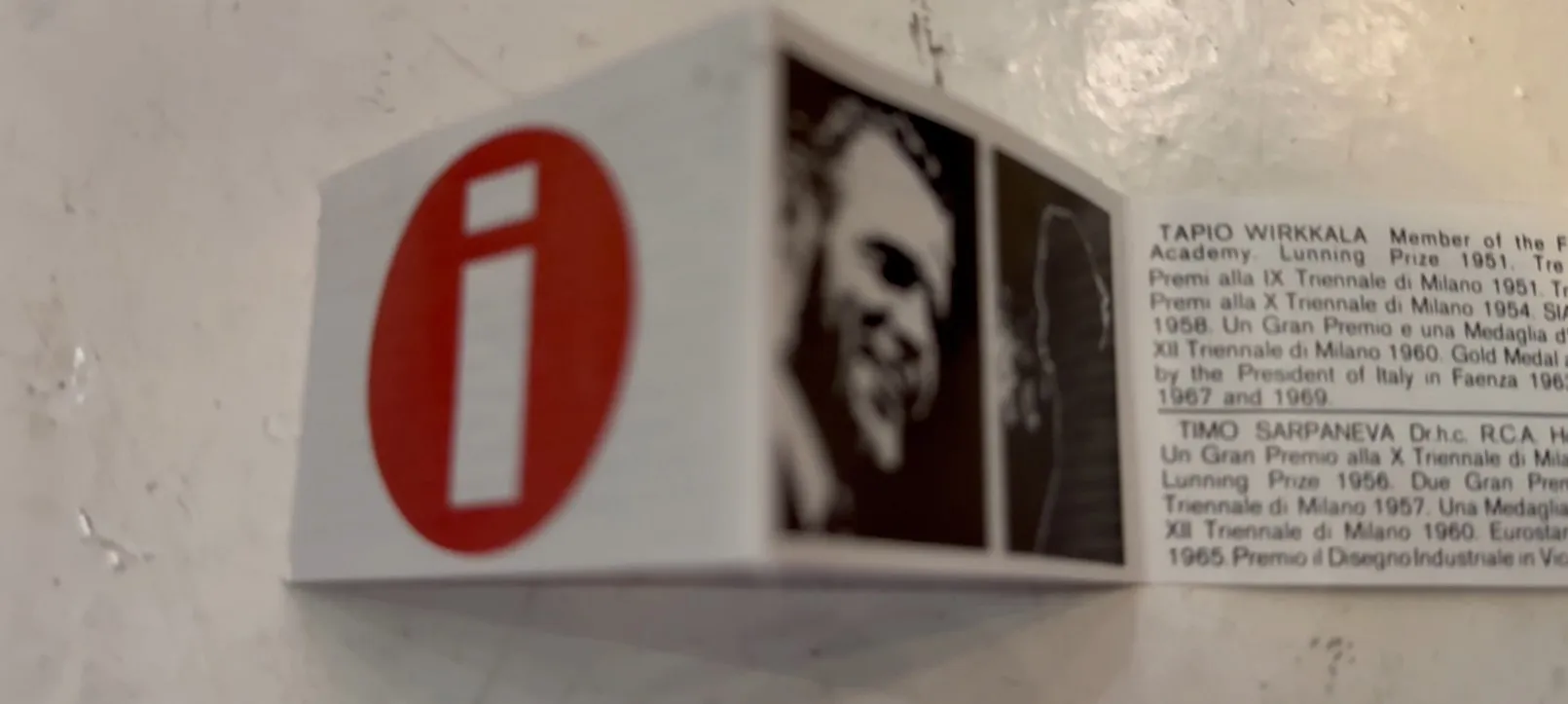 6个来自Tapio Wirkkala系列的玻璃杯，背景中性，优雅且状况良好