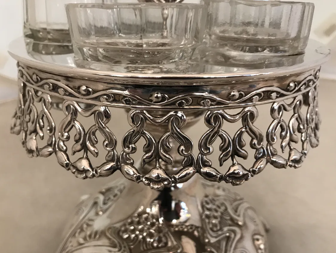 Ensemble ancien de salière et poivrière WMF, élégant