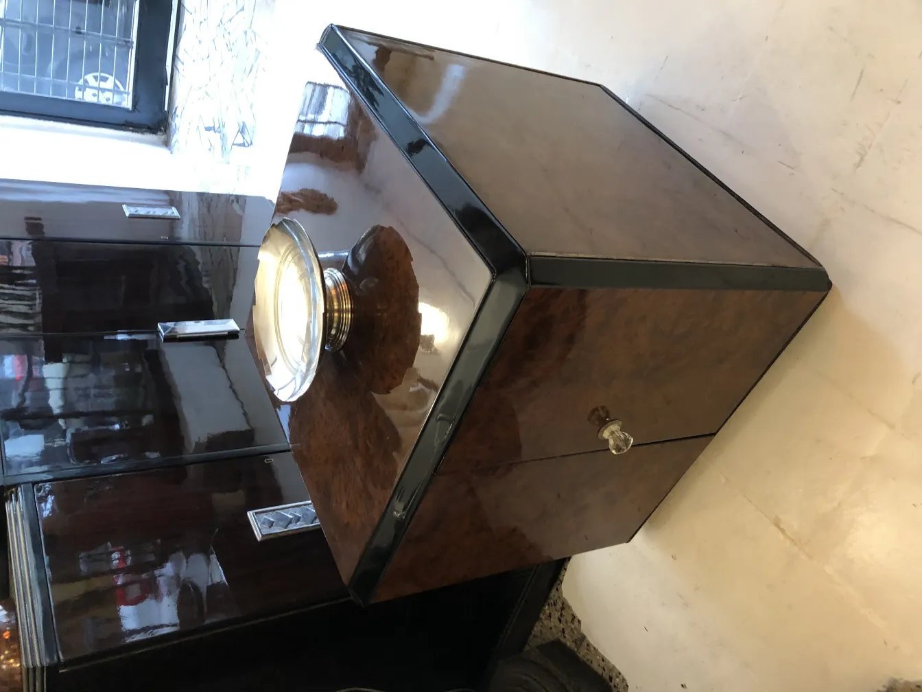 Prato de massas antigo, ideal para confeitaria, com acabamento brilhante.