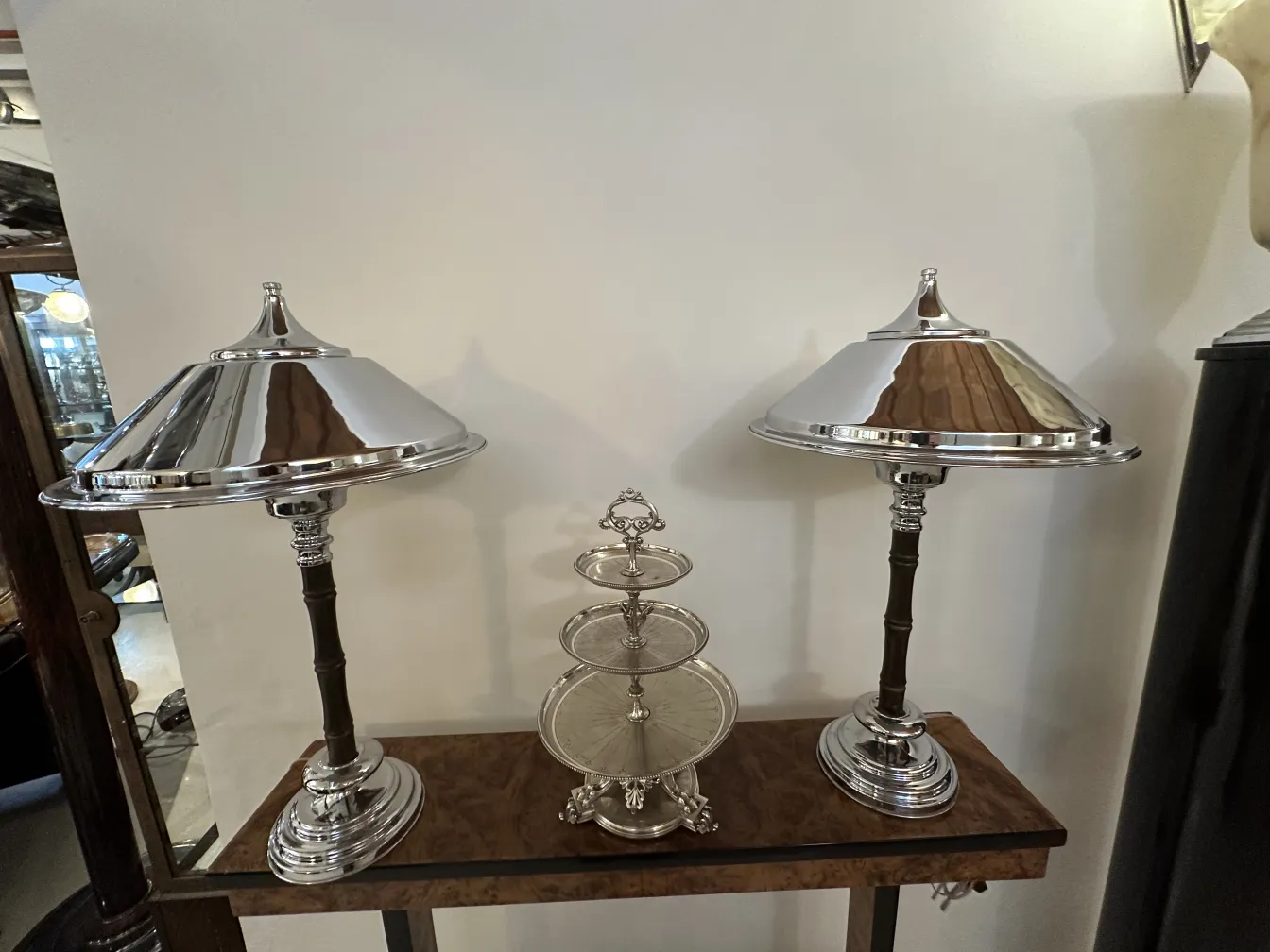 Piatto da dolci antico in un ambiente elegante