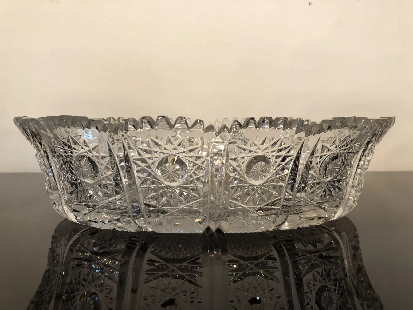 古典玻璃中心装饰具有优雅的设计