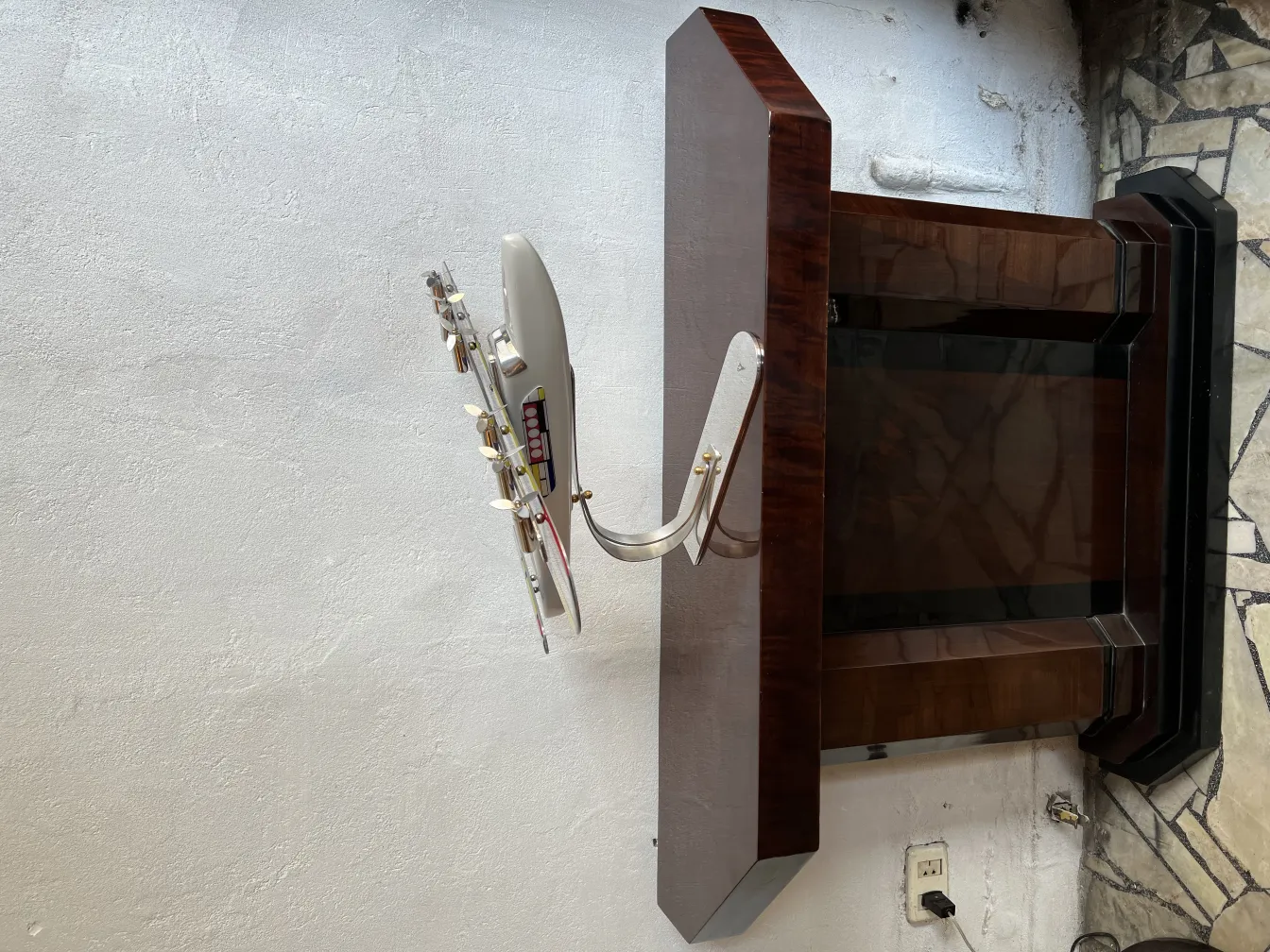 प्राचीन हवाई जहाज़ों के मॉडल डिज़ाइनर मार्सेलो पेना द्वारा