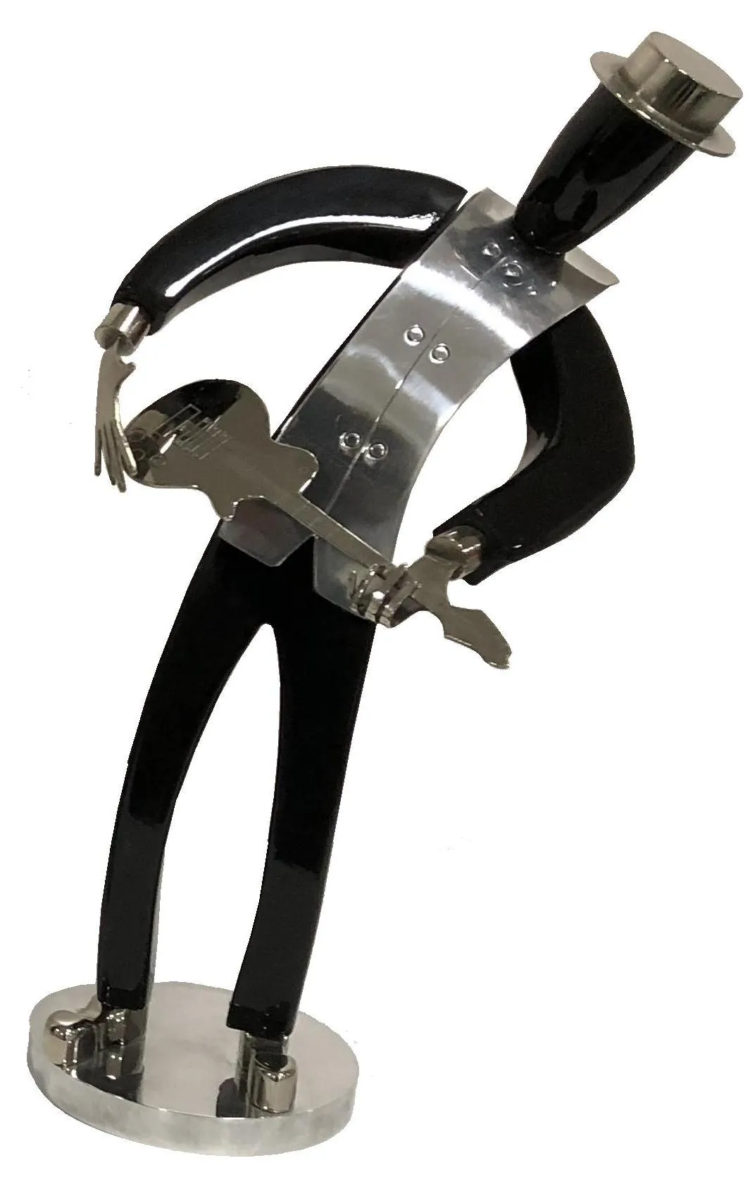 sculpture d'une figure masculine avec guitare et chapeau sur base ronde