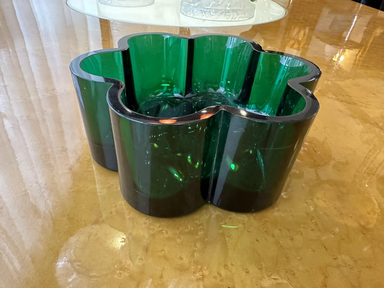 고전식 중앙부 장식, 녹색