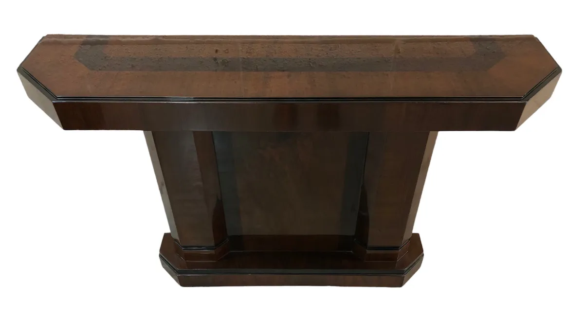 duas consoles antigas com estilo elegante e sofisticado