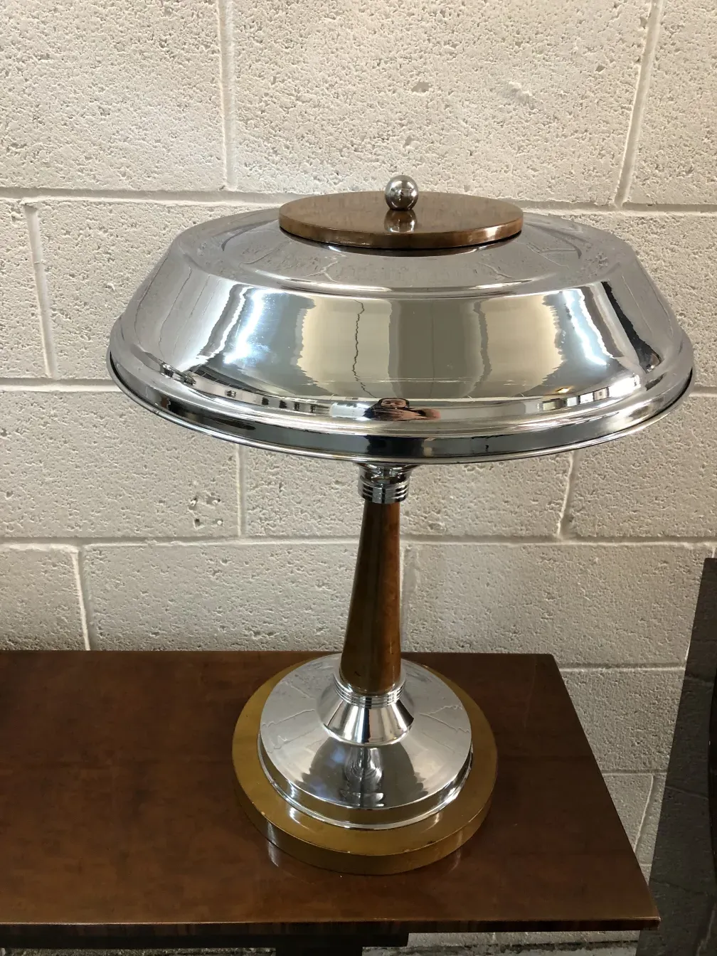 2 lámparas de mesa antiguas con bases brillantes, decoración elegante