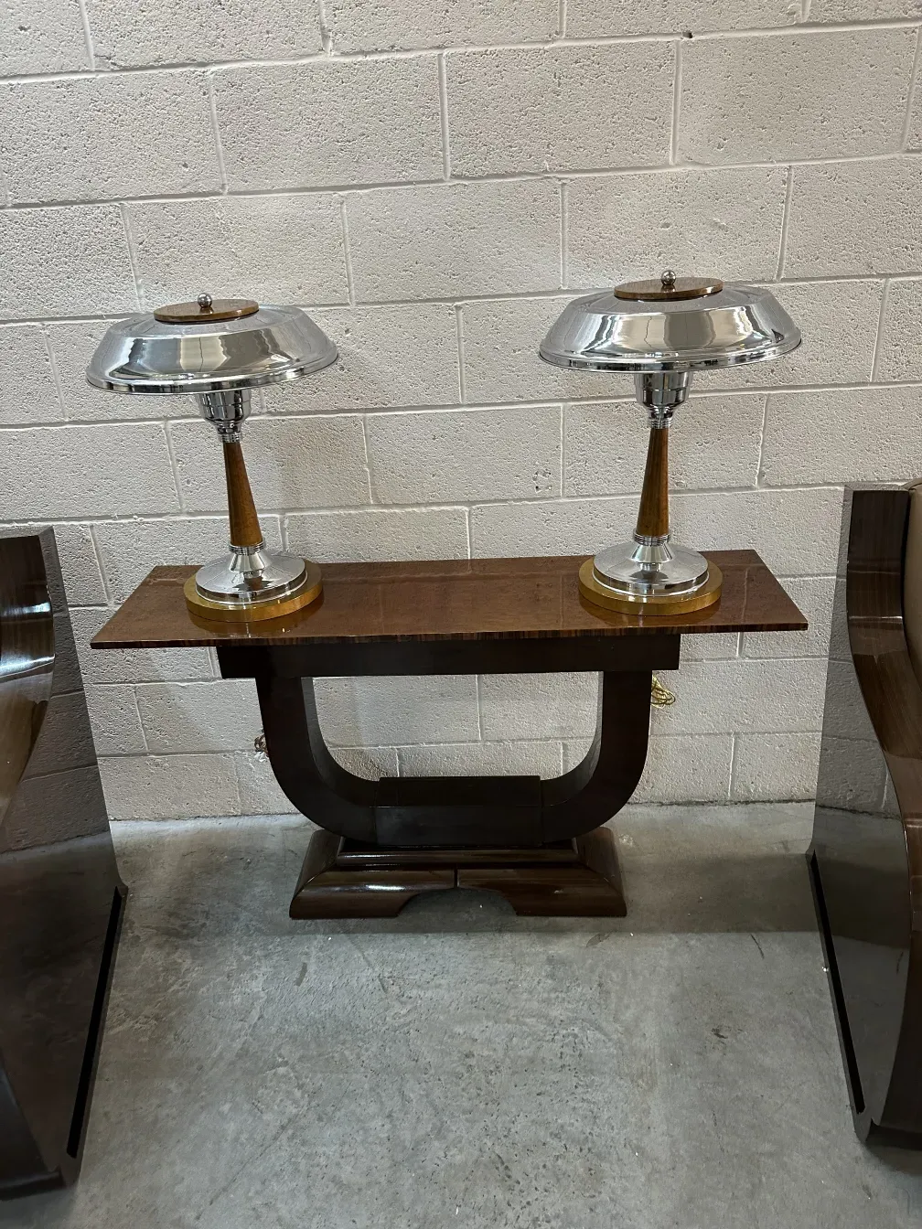 Ensemble de 2 lampes de table anciennes avec base élégante.