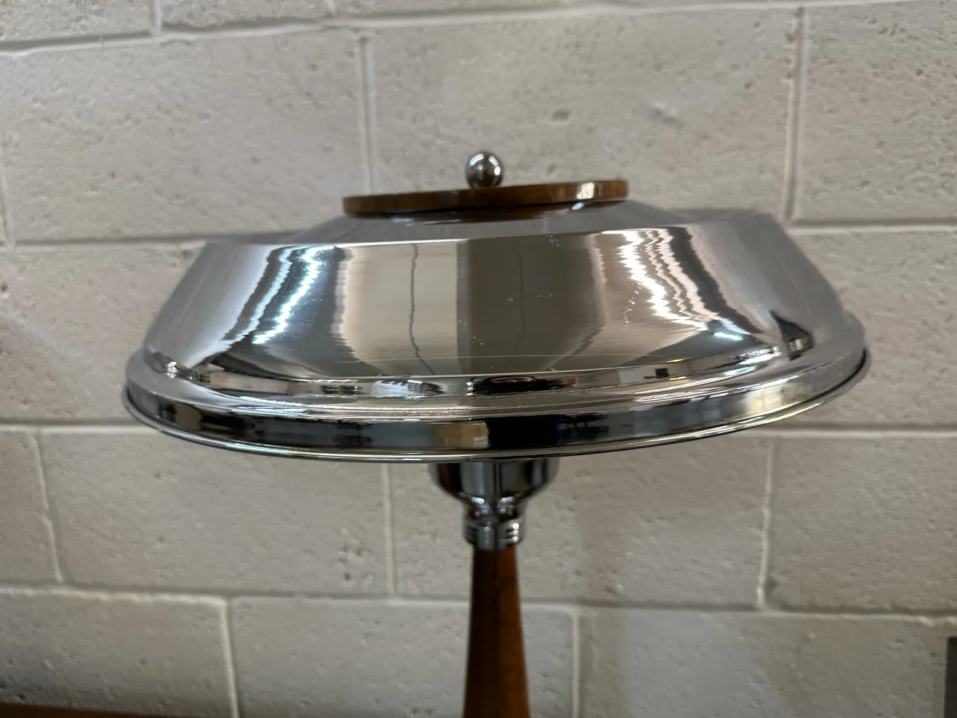 zwei antike Tischleuchten mit Vintage-Design