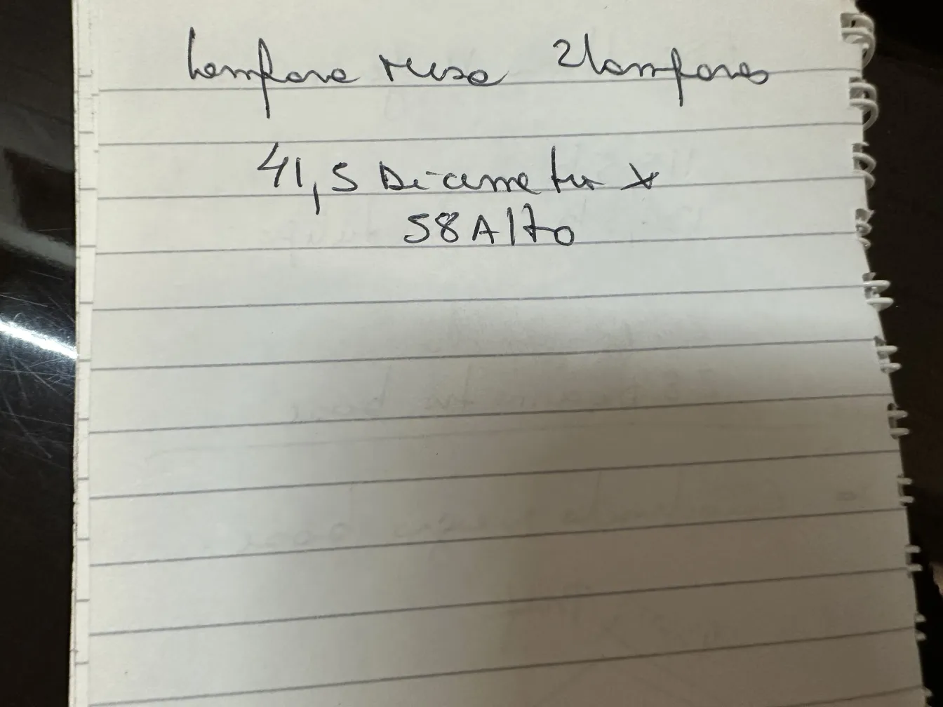 古董檯燈，具有优雅的设计和柔和的光线