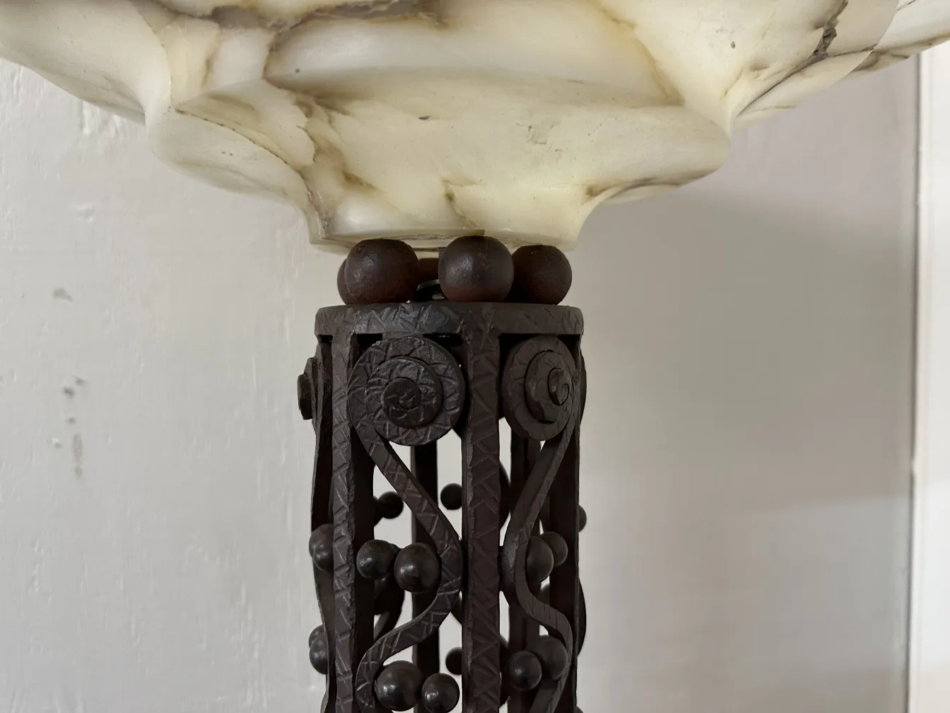 古董装饰落地灯，底座精致