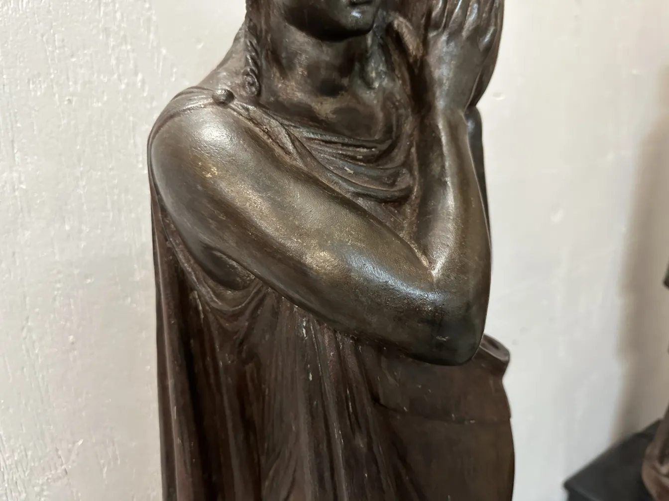 Belle lampade da terra antiche con dettagli eleganti