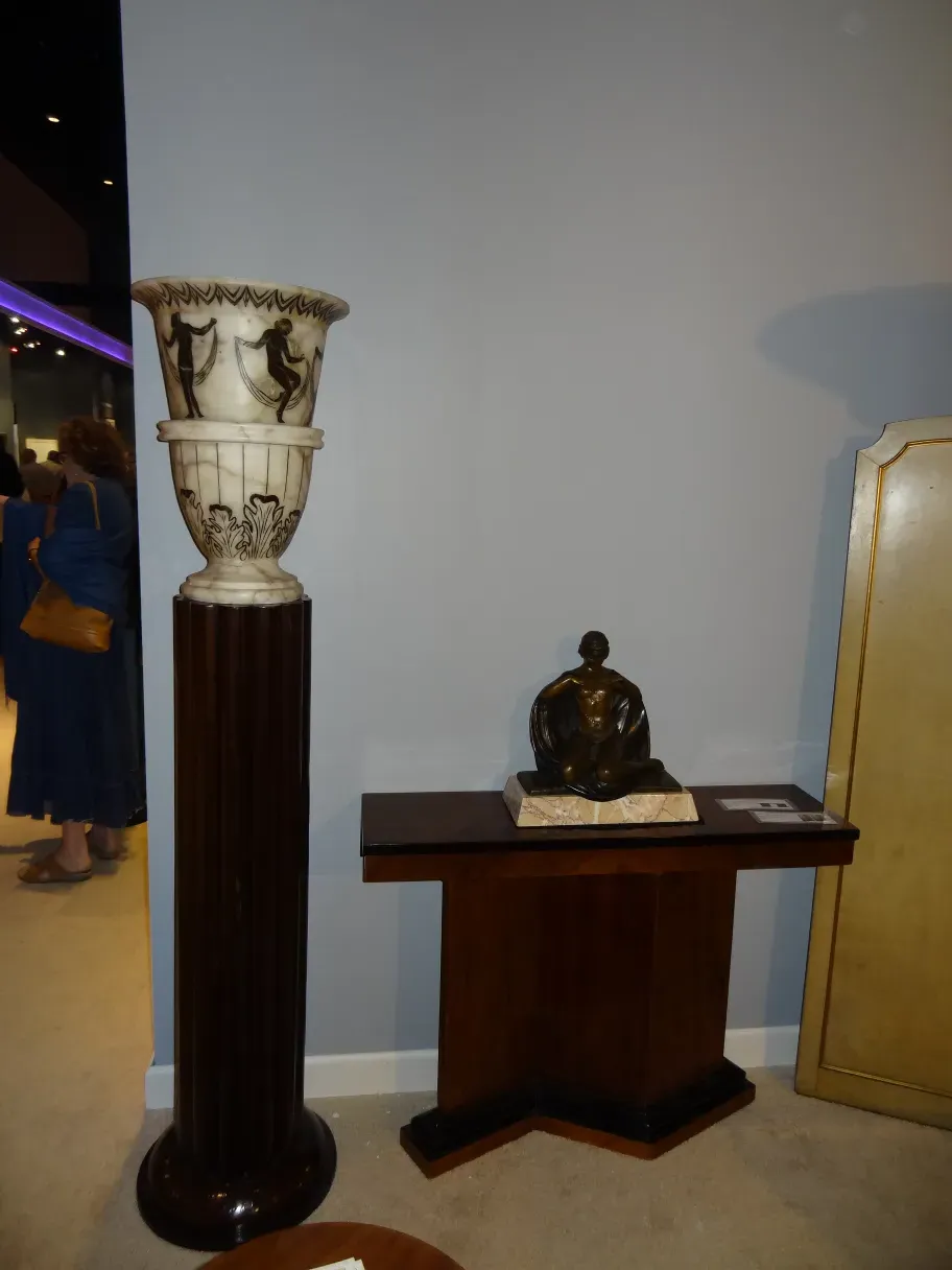 2 floor lamps antiques with decorative design