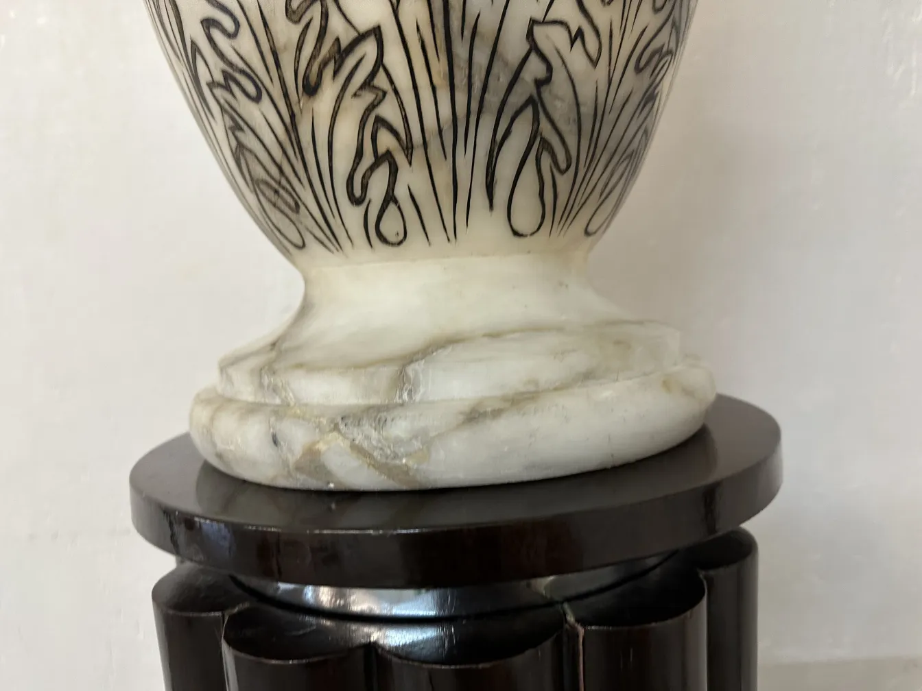 Lampade da terra antiche con forma decorativa nell'ambiente