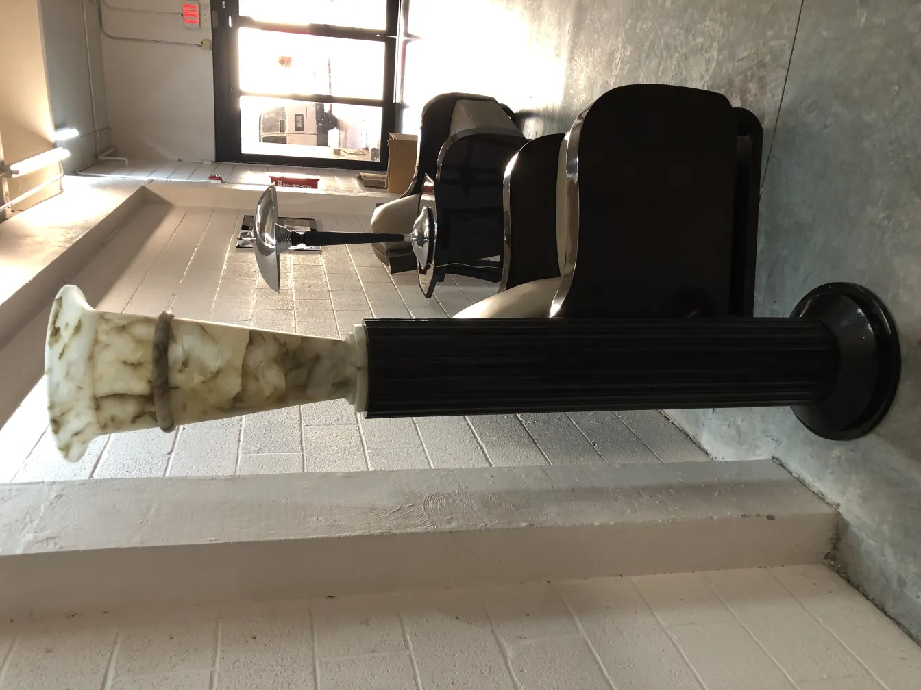 Ensemble de 2 lampadaires antiques avec bases sombres