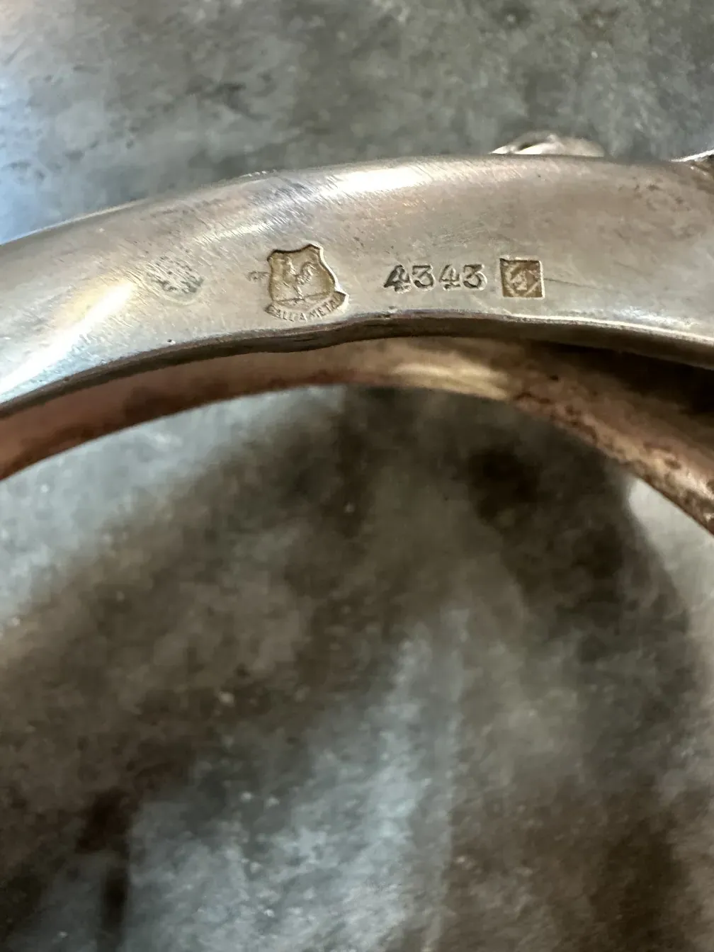 centre de table ancien Gallia dans un cadre élégant