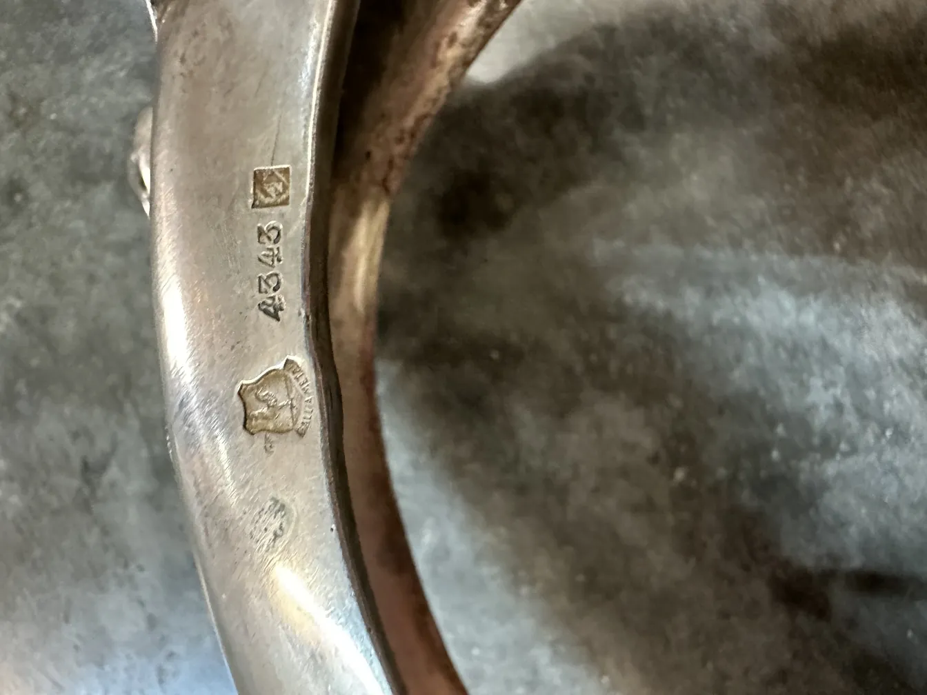 декоративный antique центр стола с видимыми деталями