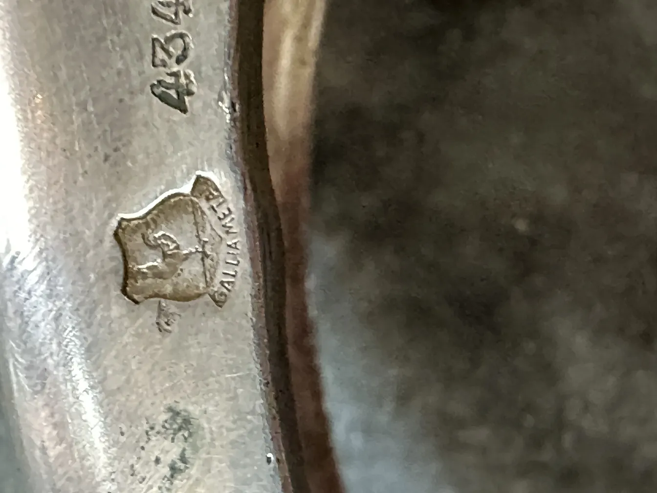 centro de mesa antigo com detalhe da marca Gallia 4343