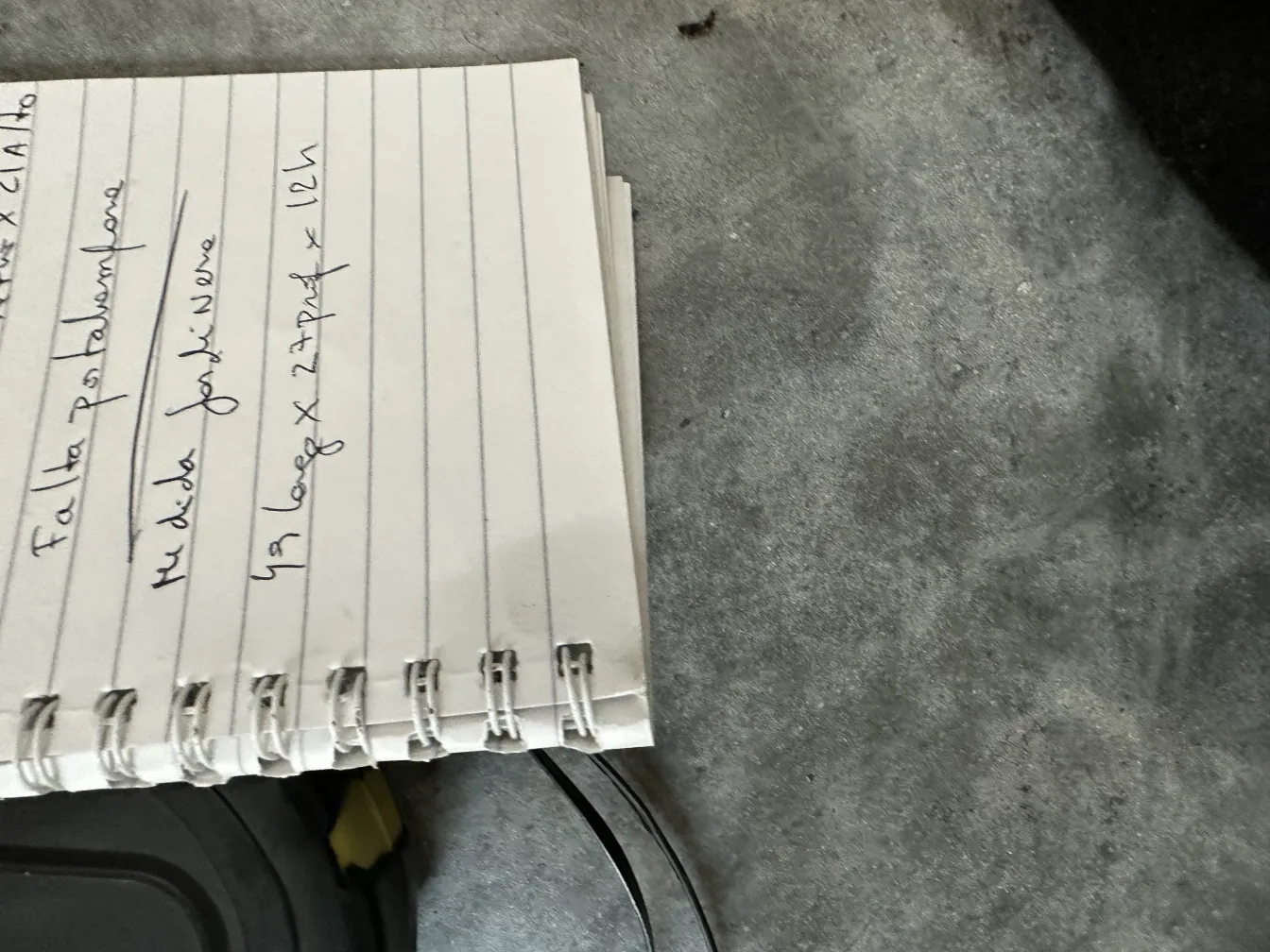 앤틱 중앙부 장식 Gallia Metal -4343 중립 배경 위에