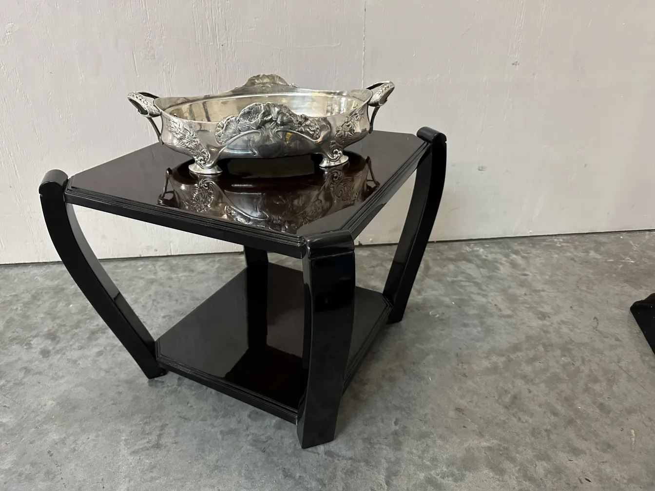 Centrotavola antico Gallia con dettagli decorativi