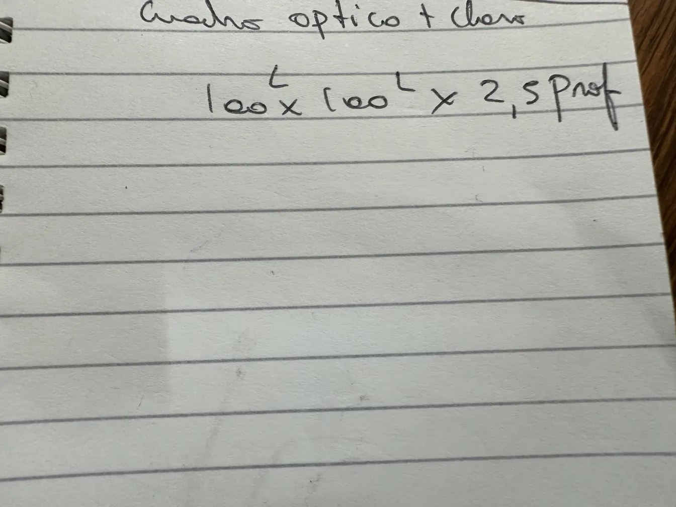 Esquemas de marquetería con anotaciones en un cuaderno